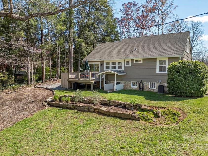 580 Maple Street, Brevard, NC 28712.  MLS# CAR4288715, YatesRealty ID 4353. 