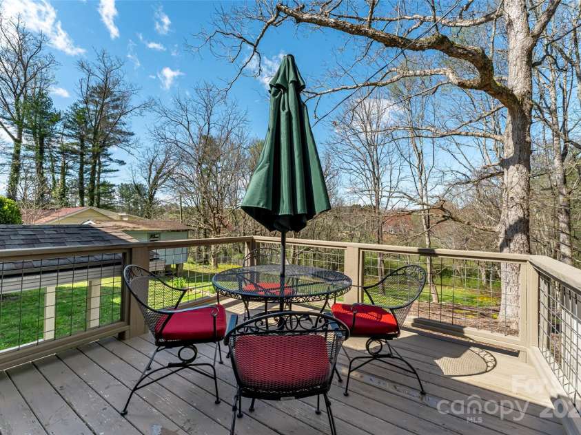 580 Maple Street, Brevard, NC 28712.  MLS# CAR4288715, YatesRealty ID 4353. 