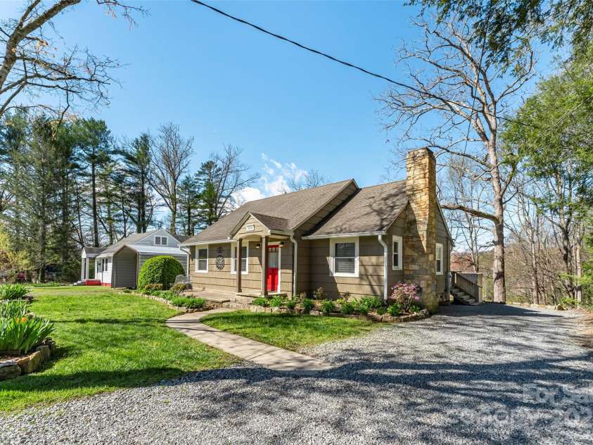 580 Maple Street, Brevard, NC 28712.  MLS# CAR4288715, YatesRealty ID 4353. 