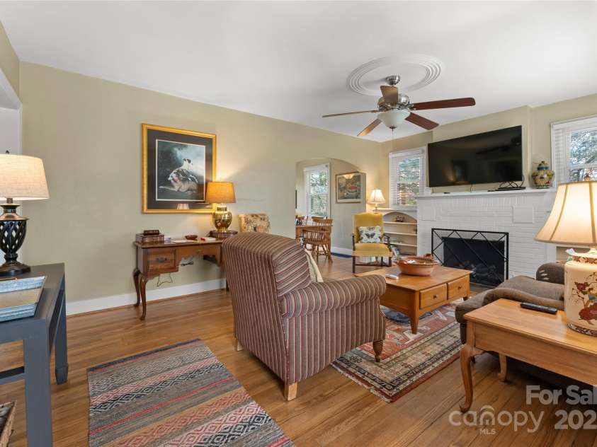 580 Maple Street, Brevard, NC 28712.  MLS# CAR4288715, YatesRealty ID 4353. 