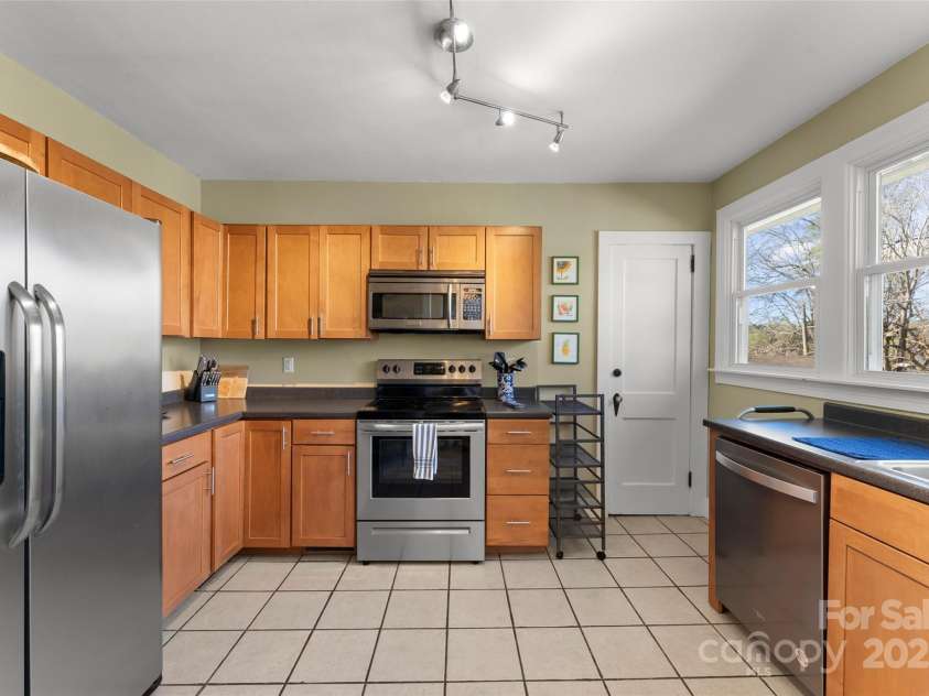 580 Maple Street, Brevard, NC 28712.  MLS# CAR4288715, YatesRealty ID 4353. 