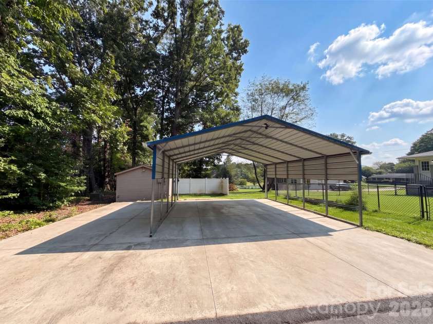 1605 Auten Road, Gastonia, NC 28054.  MLS# CAR4409816, YatesRealty ID 43530. 