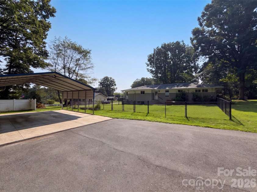 1605 Auten Road, Gastonia, NC 28054.  MLS# CAR4409816, YatesRealty ID 43530. 