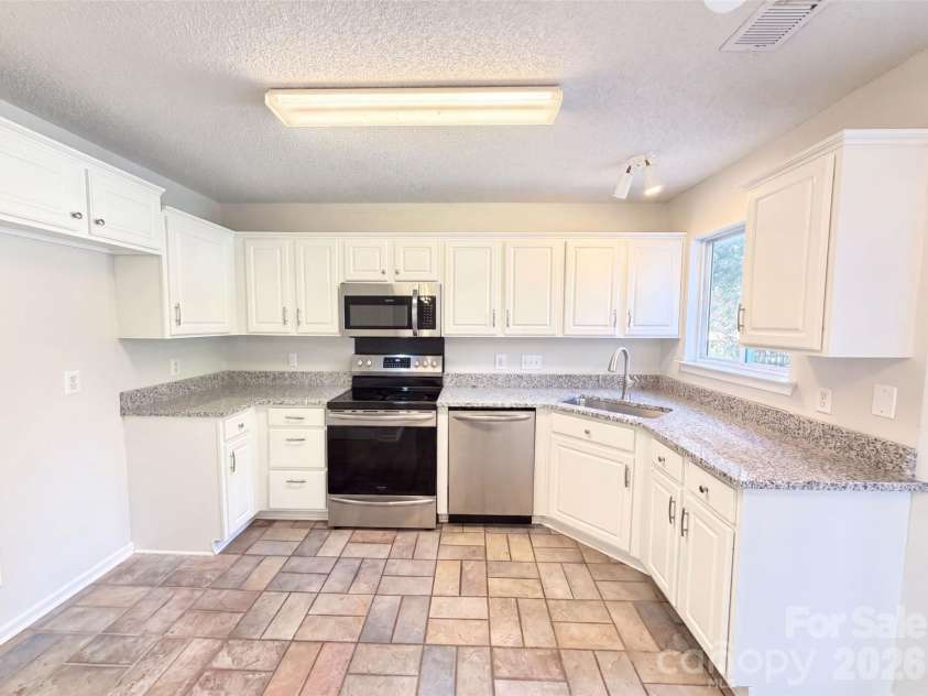 3016 Wyntree Court, Matthews, NC 28104.  MLS# CAR4411271, YatesRealty ID 43532. 