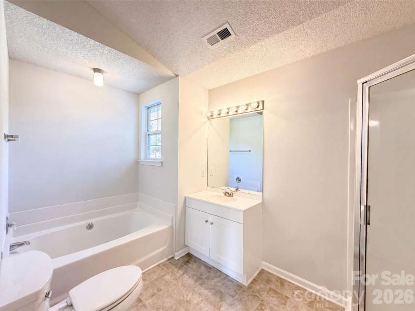 3016 Wyntree Court, Matthews, NC 28104.  MLS# CAR4411271, YatesRealty ID 43532. 