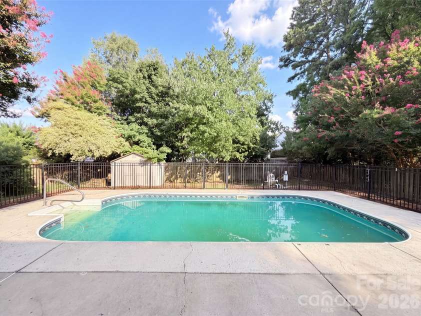 3016 Wyntree Court, Matthews, NC 28104.  MLS# CAR4411271, YatesRealty ID 43532. 