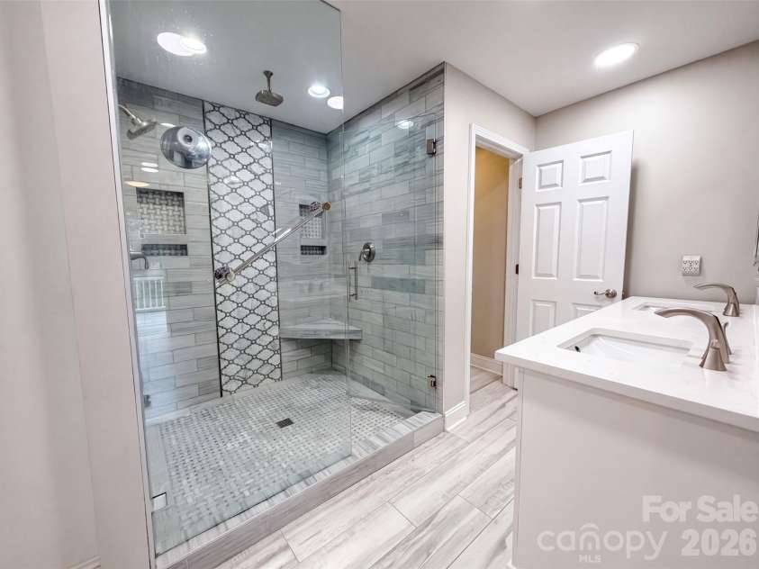 7022 Chelsea Day Lane, Fort Mill, SC 29708.  MLS# CAR4411409, YatesRealty ID 43534. 