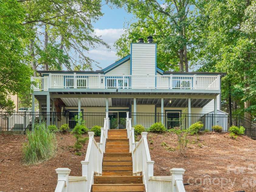 7022 Chelsea Day Lane, Fort Mill, SC 29708.  MLS# CAR4411409, YatesRealty ID 43534. 
