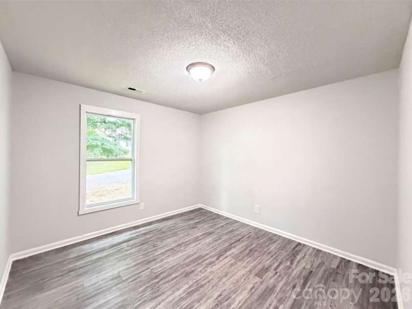 8822 Hunter Green Lane, Charlotte, NC 28227.  MLS# CAR4412591, YatesRealty ID 43536. 