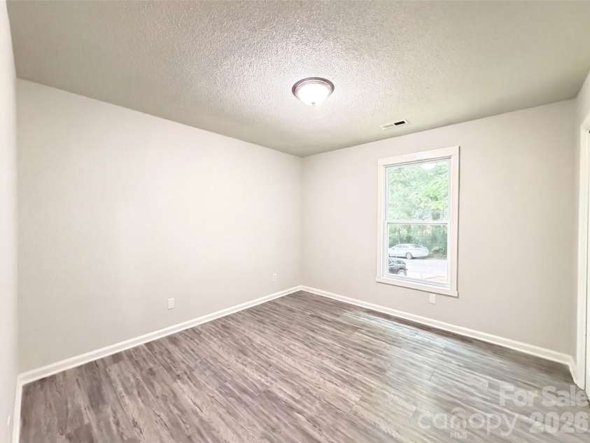 8822 Hunter Green Lane, Charlotte, NC 28227.  MLS# CAR4412591, YatesRealty ID 43536. 