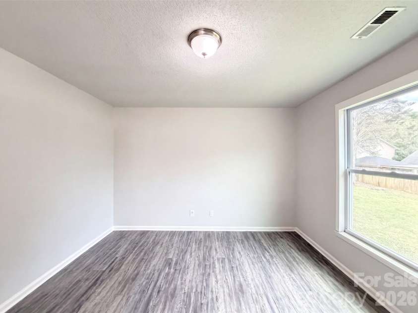 8822 Hunter Green Lane, Charlotte, NC 28227.  MLS# CAR4412591, YatesRealty ID 43536. 
