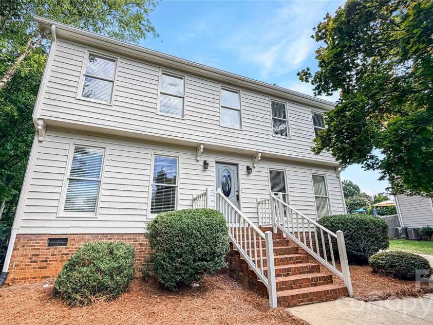 16539 Grapperhall Drive, Huntersville, NC 28078.  MLS# CAR4412768, YatesRealty ID 43537. 