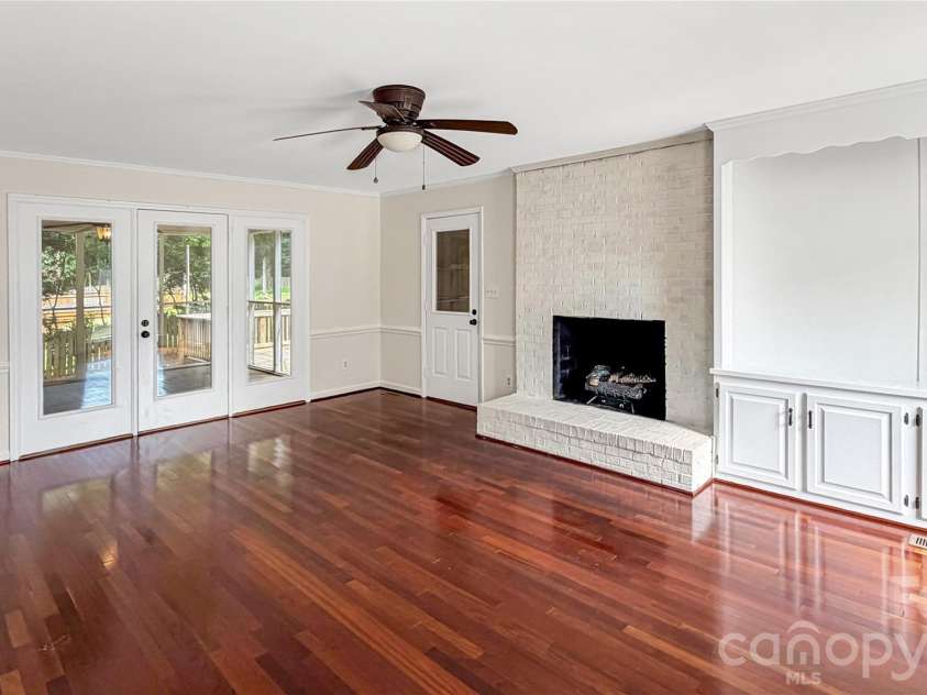 16539 Grapperhall Drive, Huntersville, NC 28078.  MLS# CAR4412768, YatesRealty ID 43537. 