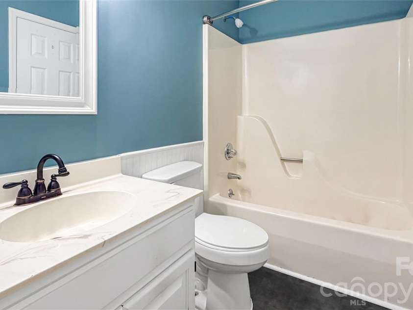 16539 Grapperhall Drive, Huntersville, NC 28078.  MLS# CAR4412768, YatesRealty ID 43537. 