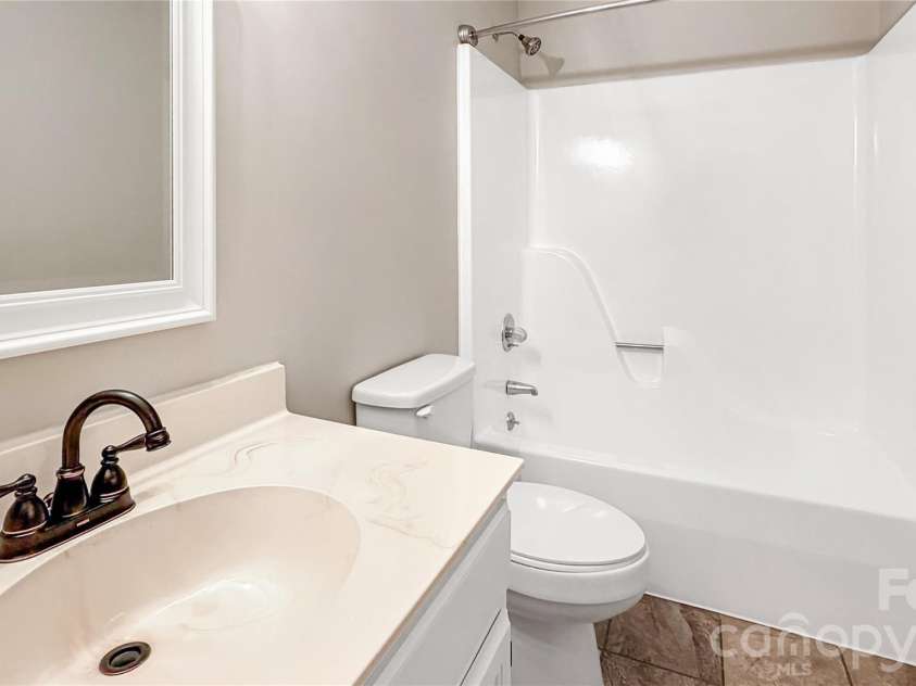 16539 Grapperhall Drive, Huntersville, NC 28078.  MLS# CAR4412768, YatesRealty ID 43537. 