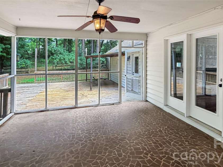 16539 Grapperhall Drive, Huntersville, NC 28078.  MLS# CAR4412768, YatesRealty ID 43537. 