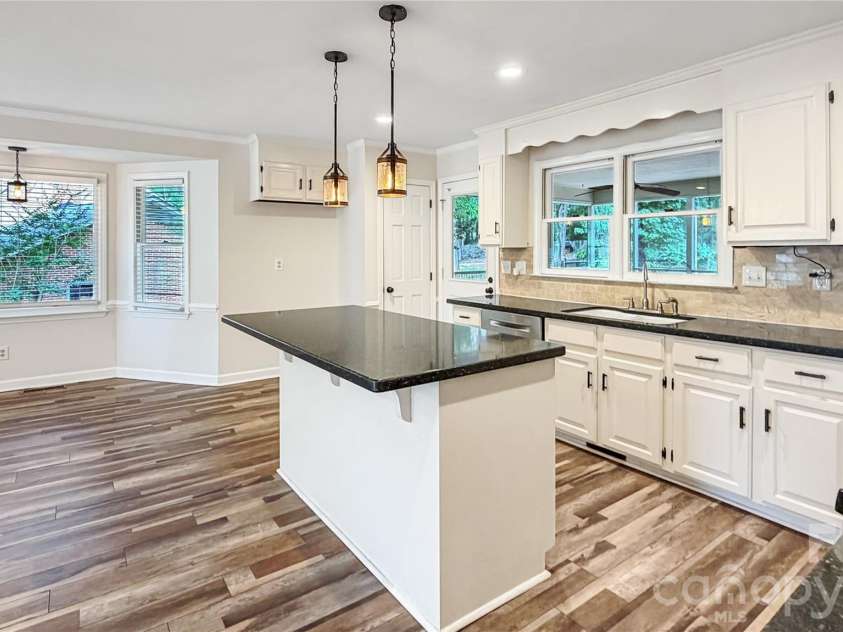 16539 Grapperhall Drive, Huntersville, NC 28078.  MLS# CAR4412768, YatesRealty ID 43537. 