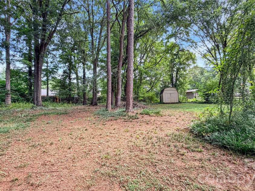 16539 Grapperhall Drive, Huntersville, NC 28078.  MLS# CAR4412768, YatesRealty ID 43537. 