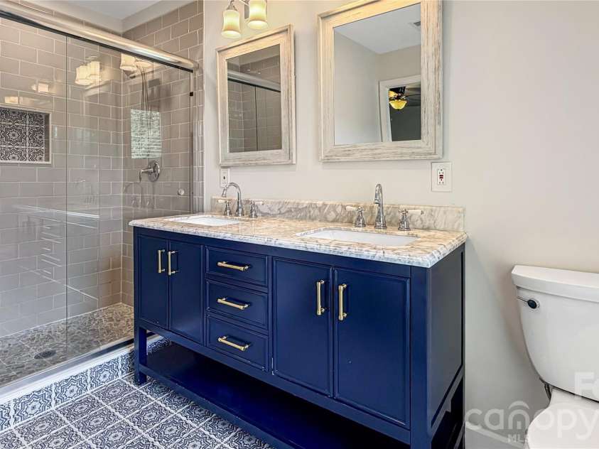 16539 Grapperhall Drive, Huntersville, NC 28078.  MLS# CAR4412768, YatesRealty ID 43537. 