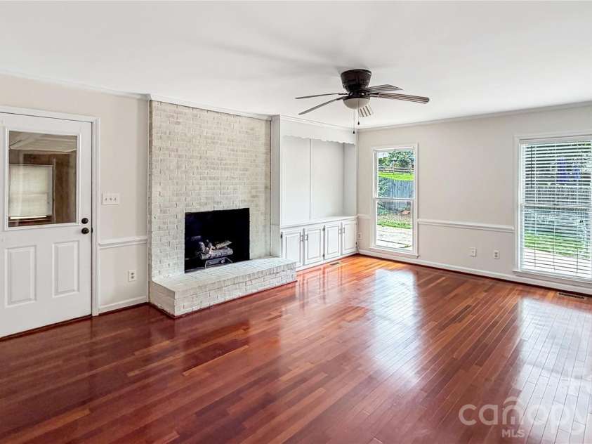 16539 Grapperhall Drive, Huntersville, NC 28078.  MLS# CAR4412768, YatesRealty ID 43537. 
