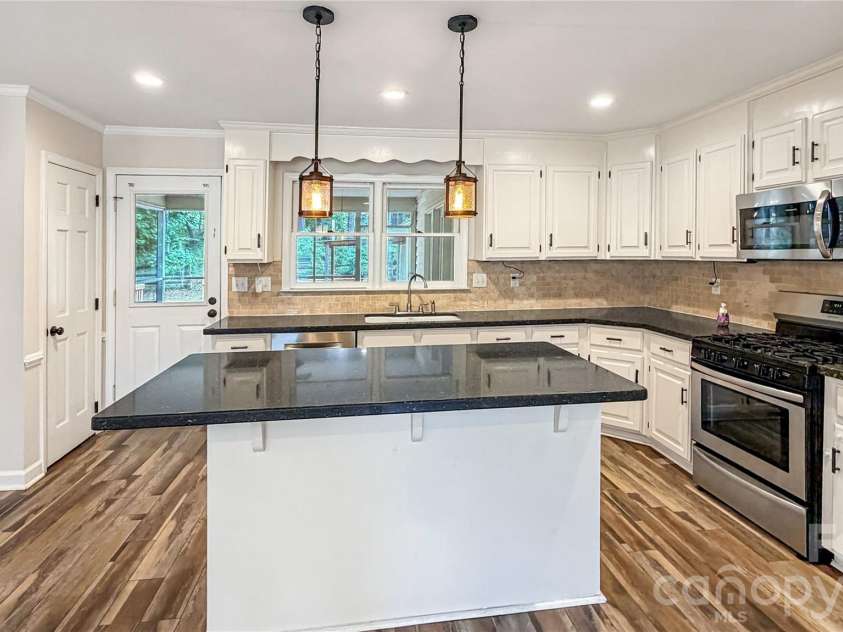 16539 Grapperhall Drive, Huntersville, NC 28078.  MLS# CAR4412768, YatesRealty ID 43537. Staged Photo