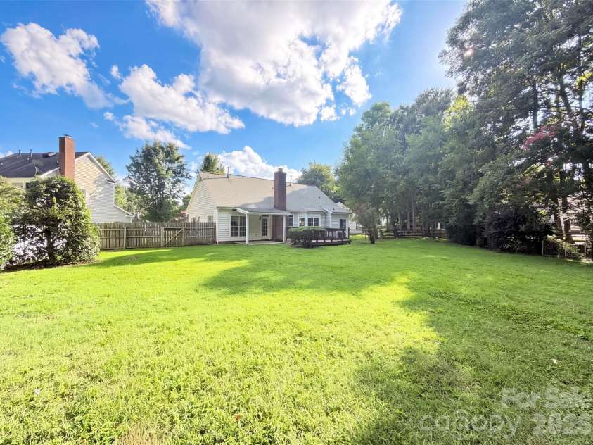 8536 Albury Walk Lane, Charlotte, NC 28277.  MLS# CAR4413156, YatesRealty ID 43538. 