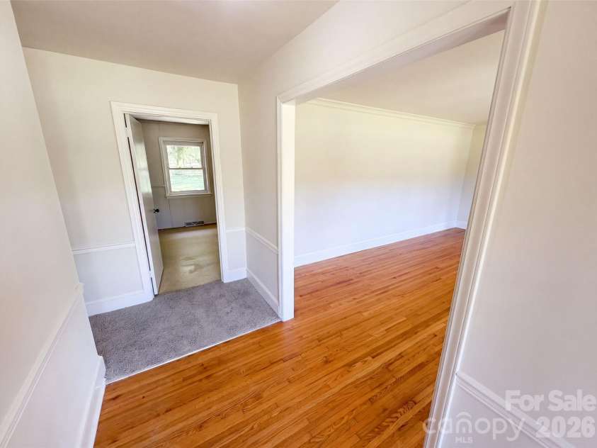 8901 Hood Road, Charlotte, NC 28215.  MLS# CAR4413653, YatesRealty ID 43541. 