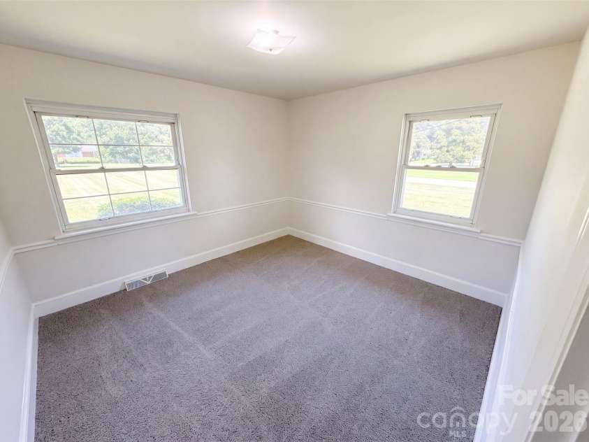 8901 Hood Road, Charlotte, NC 28215.  MLS# CAR4413653, YatesRealty ID 43541. 