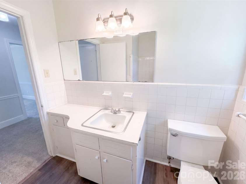 8901 Hood Road, Charlotte, NC 28215.  MLS# CAR4413653, YatesRealty ID 43541. 