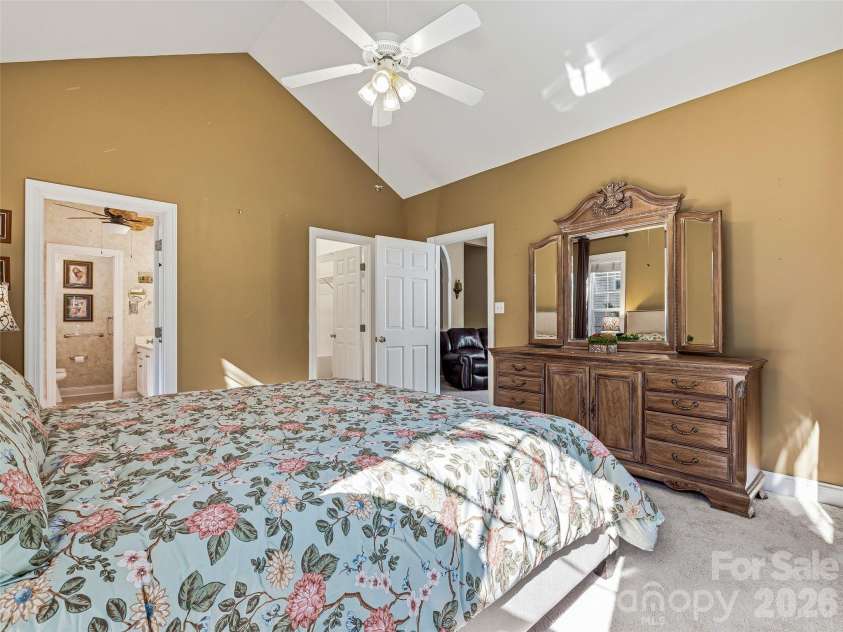117 Hibiscus Lane, Asheville, NC 28803.  MLS# CAR4383103, YatesRealty ID 43542. 