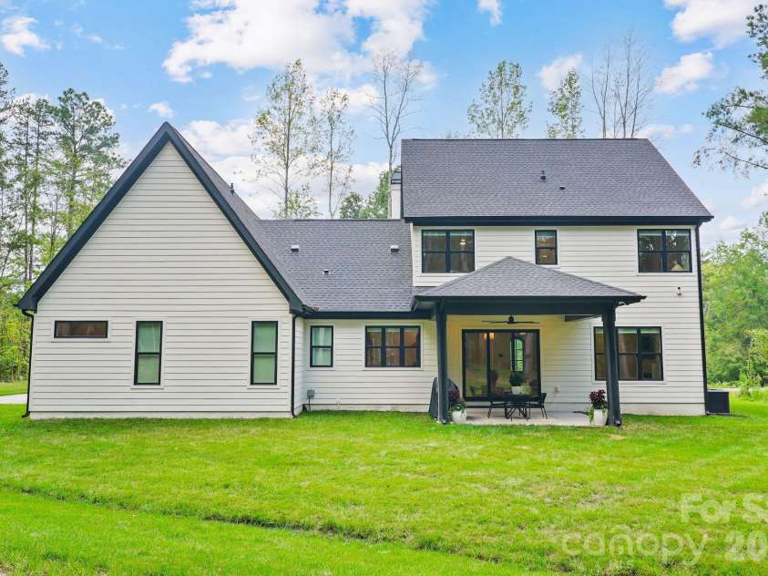 6528 Great Blue Path, Clover, SC 29710.  MLS# CAR4411573, YatesRealty ID 43543. 
