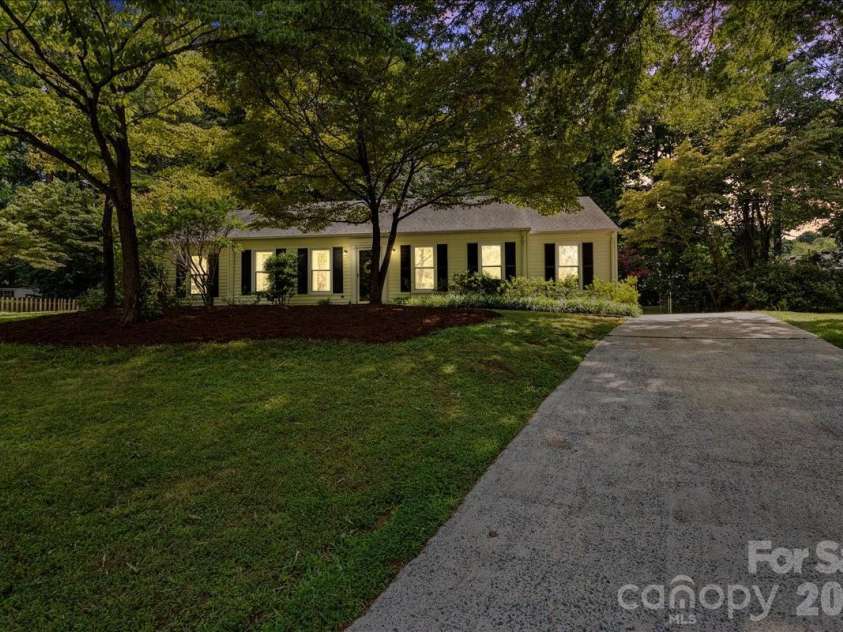 9614 Lone Oak Court, Charlotte, NC 28270.  MLS# CAR4410259, YatesRealty ID 43544. 