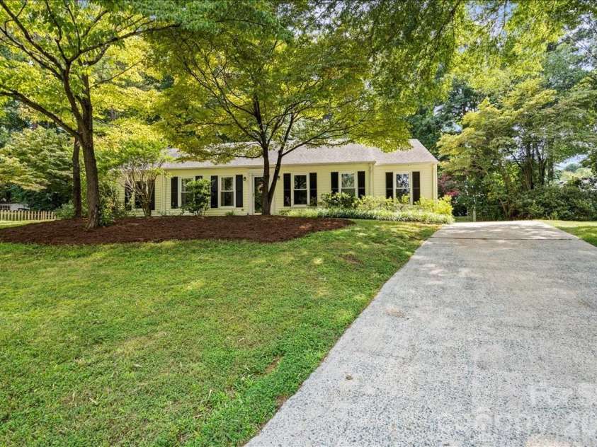 9614 Lone Oak Court, Charlotte, NC 28270.  MLS# CAR4410259, YatesRealty ID 43544. 