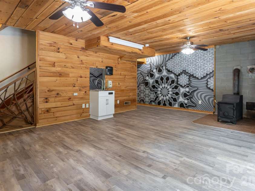 24 Gregory Hill Road, Fairview, NC 28730.  MLS# CAR4408771, YatesRealty ID 43545. 