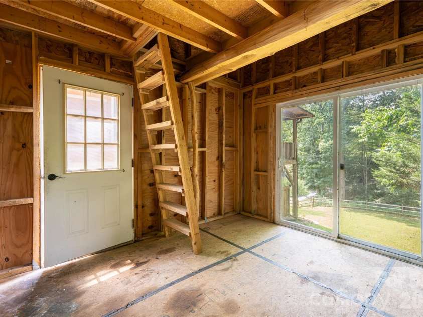24 Gregory Hill Road, Fairview, NC 28730.  MLS# CAR4408771, YatesRealty ID 43545. 