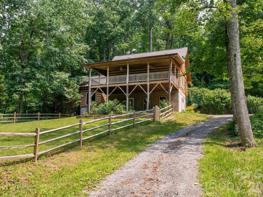 24 Gregory Hill Road, Fairview, NC 28730.  MLS# CAR4408771, YatesRealty ID 43545. 