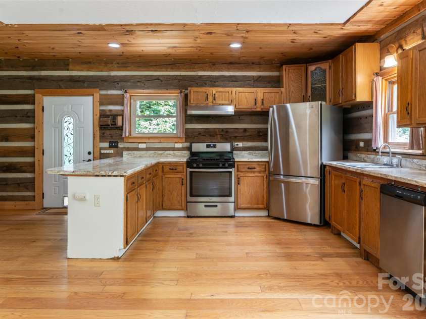 24 Gregory Hill Road, Fairview, NC 28730.  MLS# CAR4408771, YatesRealty ID 43545. Kitchen