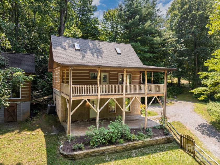 24 Gregory Hill Road, Fairview, NC 28730.  MLS# CAR4408771, YatesRealty ID 43545. Welcome to 24 Gregory Hill Road