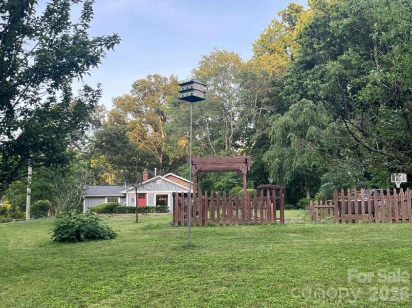 325 Ewbank Road, Etowah, NC 28729.  MLS# CAR4411444, YatesRealty ID 43546. 