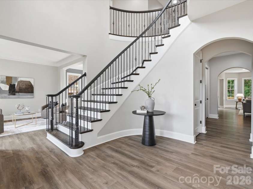 1004 Viscount Drive, Matthews, NC 28104.  MLS# CAR4404468, YatesRealty ID 43547. 