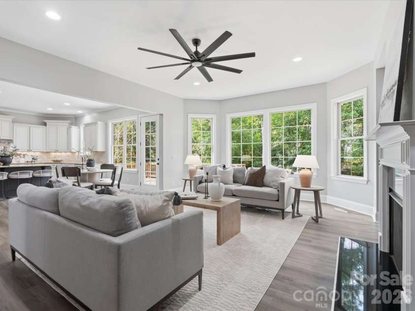 1004 Viscount Drive, Matthews, NC 28104.  MLS# CAR4404468, YatesRealty ID 43547. 