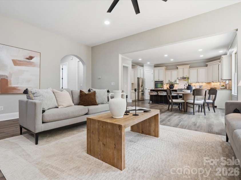1004 Viscount Drive, Matthews, NC 28104.  MLS# CAR4404468, YatesRealty ID 43547. 