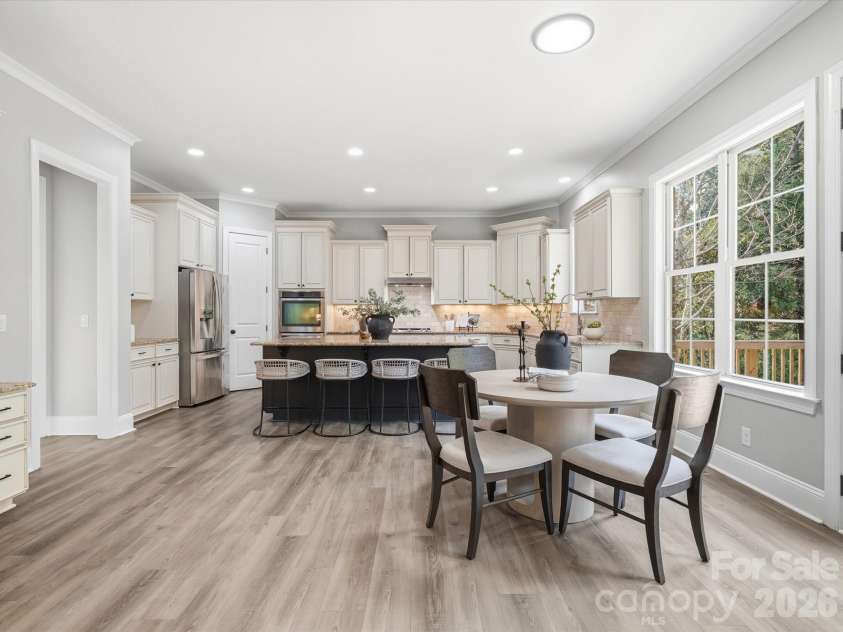 1004 Viscount Drive, Matthews, NC 28104.  MLS# CAR4404468, YatesRealty ID 43547. 