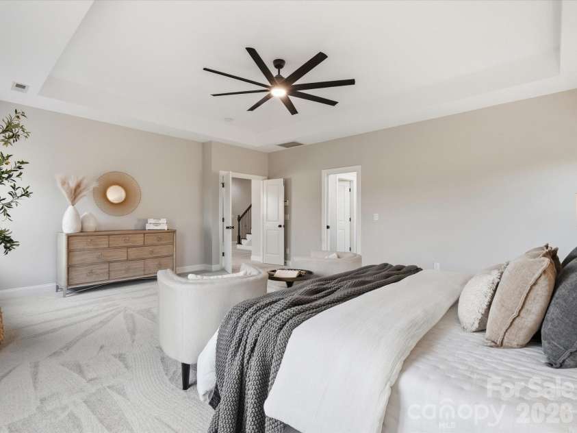 1004 Viscount Drive, Matthews, NC 28104.  MLS# CAR4404468, YatesRealty ID 43547. 