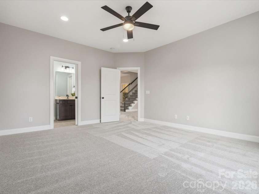 1004 Viscount Drive, Matthews, NC 28104.  MLS# CAR4404468, YatesRealty ID 43547. 