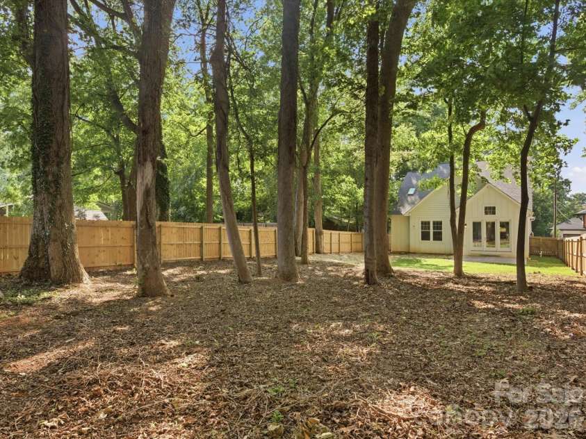 129 Gardner Avenue, Charlotte, NC 28208.  MLS# CAR4390270, YatesRealty ID 43548. 