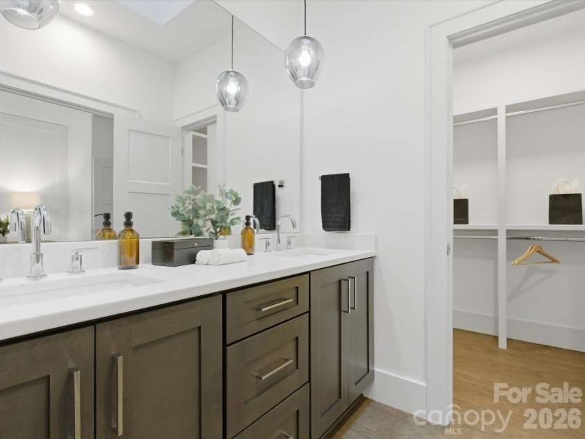 129 Gardner Avenue, Charlotte, NC 28208.  MLS# CAR4390270, YatesRealty ID 43548. 