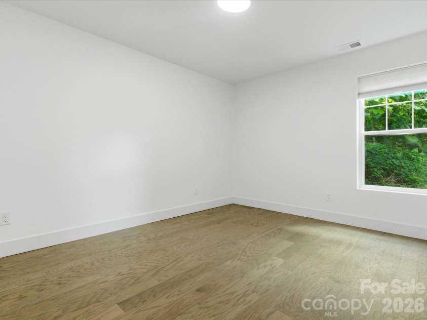 129 Gardner Avenue, Charlotte, NC 28208.  MLS# CAR4421859, YatesRealty ID 43548. 