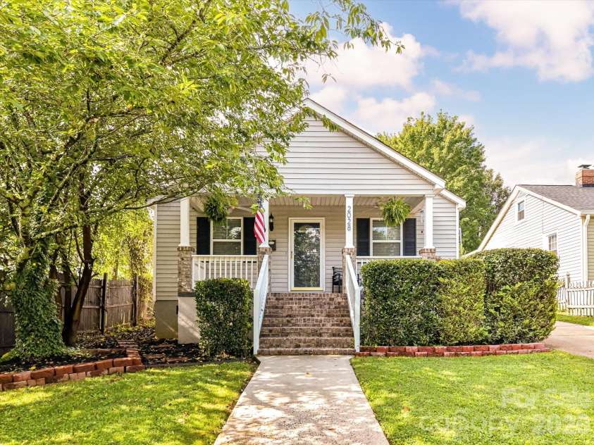 2028 Hamorton Place, Charlotte, NC 28205.  MLS# CAR4411958, YatesRealty ID 43549. 