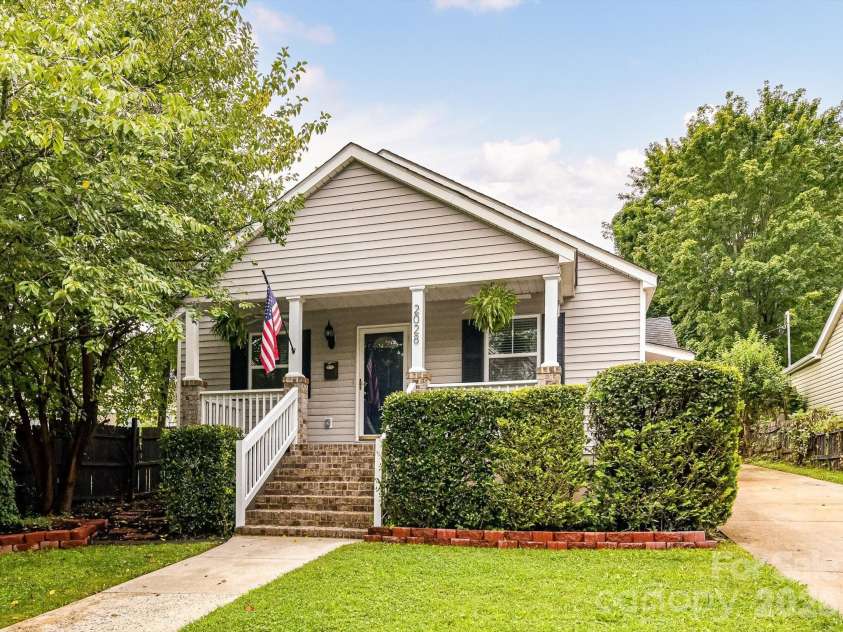 2028 Hamorton Place, Charlotte, NC 28205.  MLS# CAR4411958, YatesRealty ID 43549. 
